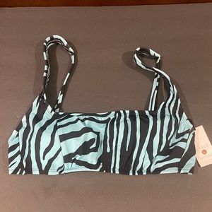 Shade and shore animal print bikini top- large